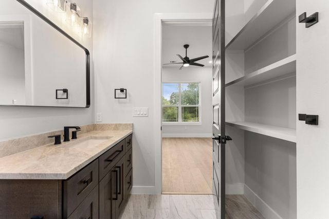 14804 Arrowhead DR, Leander, TX 78641