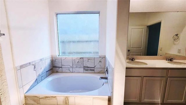 1205 Mallow RD, Leander, TX 78641