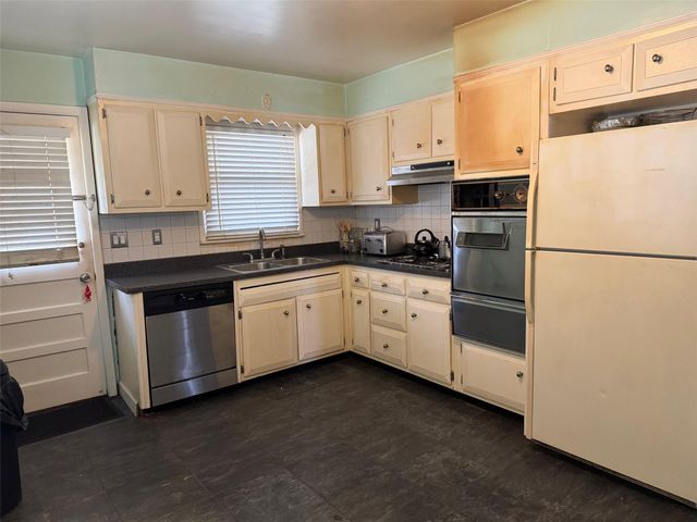 168 Bennett Avenue, Yonkers, NY 10701