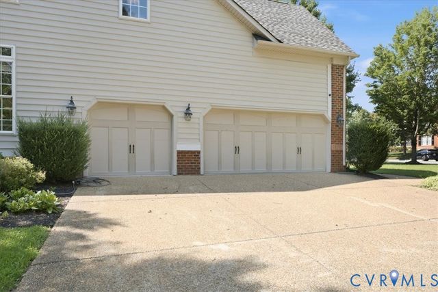 6100 Lilting Branch Way, Moseley, VA 23120