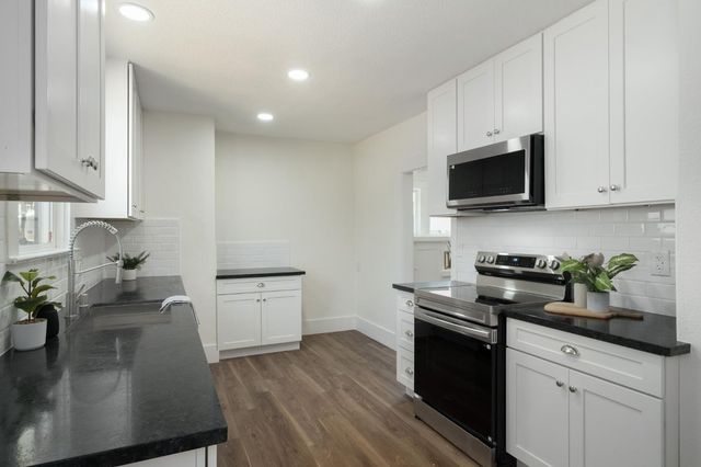 1470 N College Avenue, Fresno, CA 93728