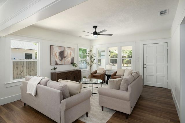 1470 N College Avenue, Fresno, CA 93728