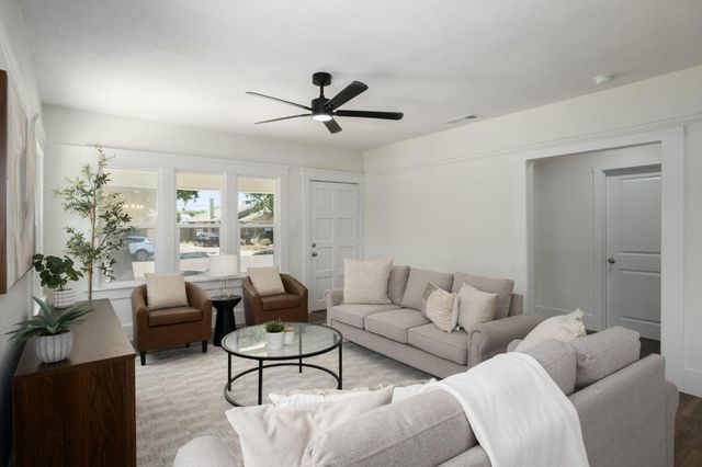 1470 N College Avenue, Fresno, CA 93728