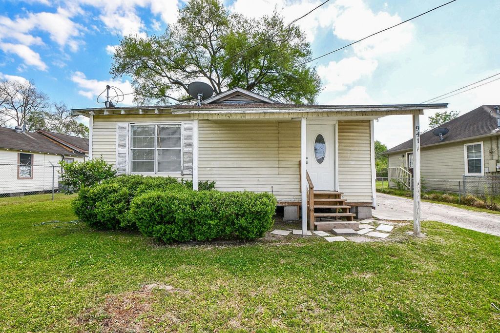 941 Lucky Street, Houston, TX 77088