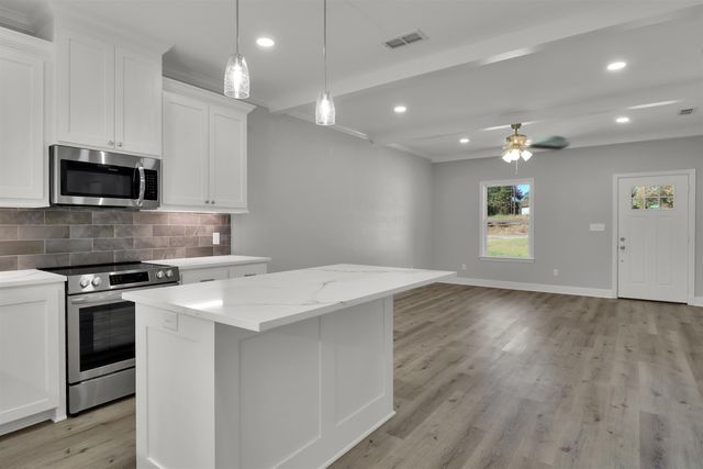 614 N Commerce, Overton, TX 75684