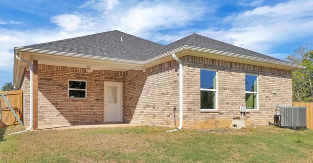 614 N Commerce, Overton, TX 75684