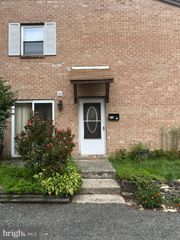 21 PARK VALLEI LN #21, Brookhaven, PA 19015