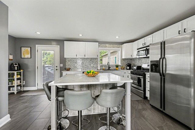 10577 Keane Drive, Grass Lake, MI 49240