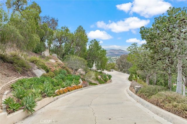 7440 Live Oak Dr., Jurupa Valley, CA 92509
