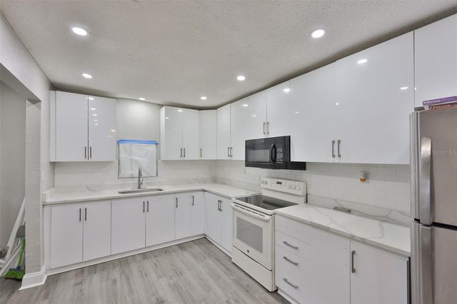 4602 COURTLAND STREET, Tampa, FL 33610