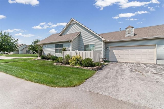 9831 N POTTER Avenue, Kansas City, MO 64157