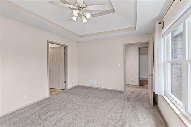 9831 N POTTER Avenue, Kansas City, MO 64157
