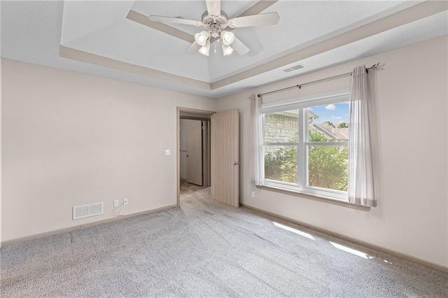 9831 N POTTER Avenue, Kansas City, MO 64157