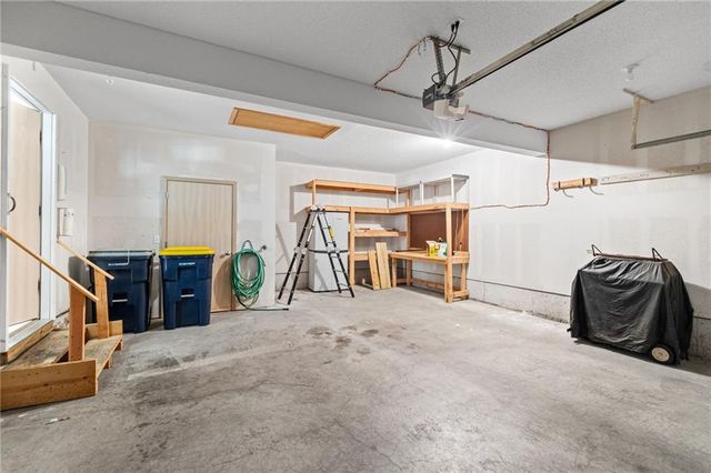 9831 N POTTER Avenue, Kansas City, MO 64157