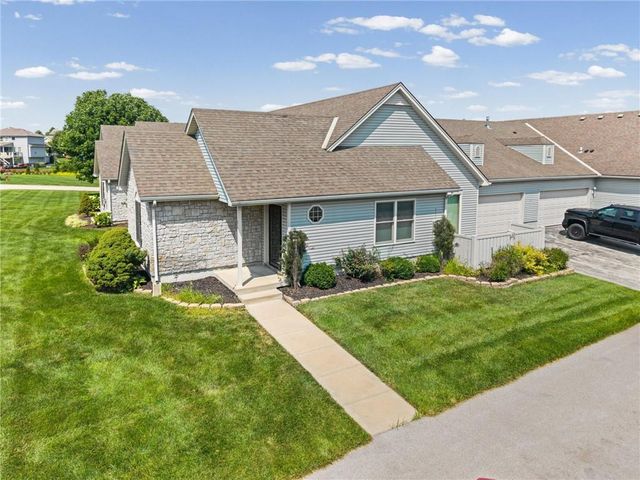 9831 N POTTER Avenue, Kansas City, MO 64157