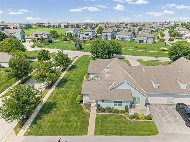 9831 N POTTER Avenue, Kansas City, MO 64157