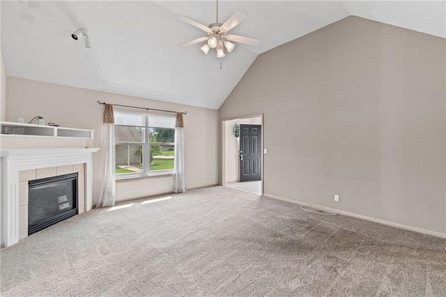9831 N POTTER Avenue, Kansas City, MO 64157