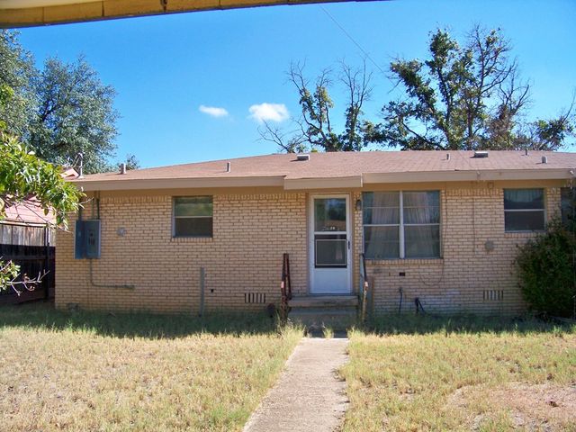 907 NW 10th St, Andrews, TX 79714