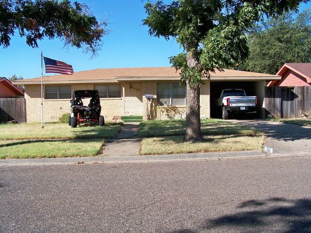 907 NW 10th St, Andrews, TX 79714