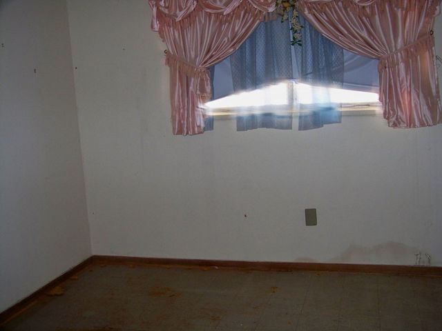 907 NW 10th St, Andrews, TX 79714