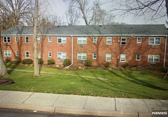 65 Regency Park 65, Ramsey, NJ 07446