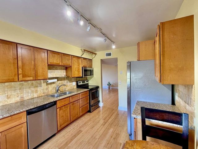 2801 NE 183rd Street 202W, Aventura, FL 33160