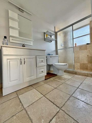 2801 NE 183rd Street 202W, Aventura, FL 33160