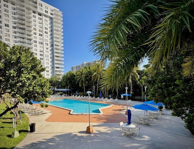 2801 NE 183rd Street 202W, Aventura, FL 33160