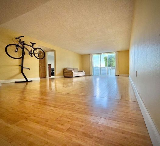 2801 NE 183rd Street 202W, Aventura, FL 33160