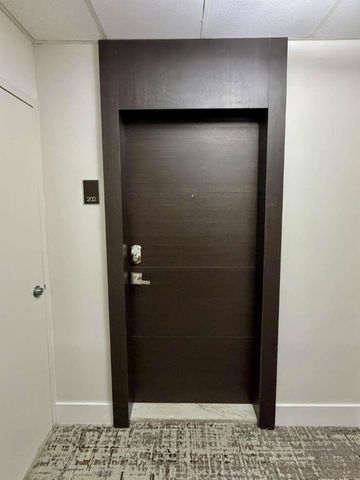 2801 NE 183rd Street 202W, Aventura, FL 33160