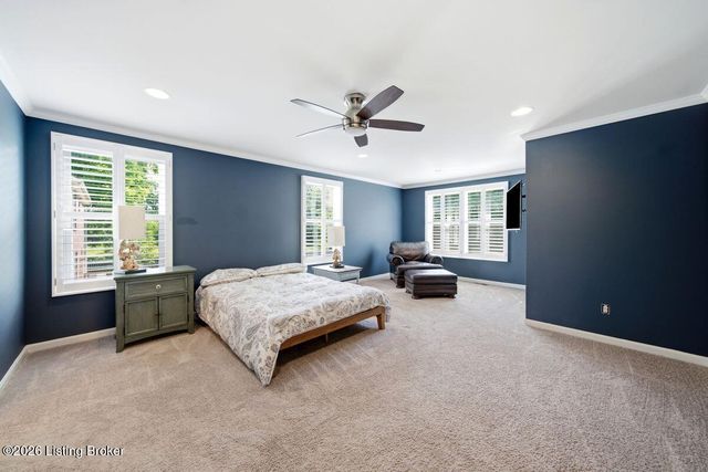 3811 Creekshire Dr, Louisville, KY 40245