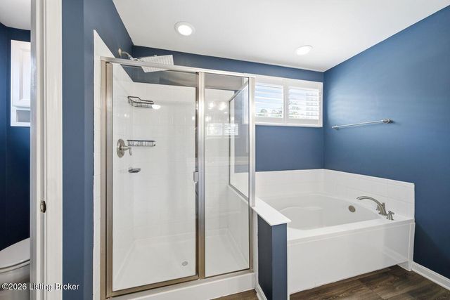 3811 Creekshire Dr, Louisville, KY 40245