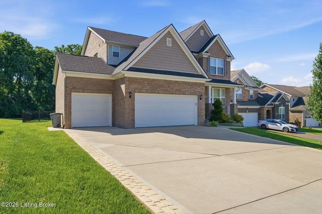 3811 Creekshire Dr, Louisville, KY 40245