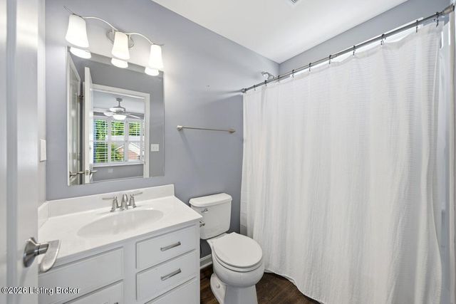 3811 Creekshire Dr, Louisville, KY 40245