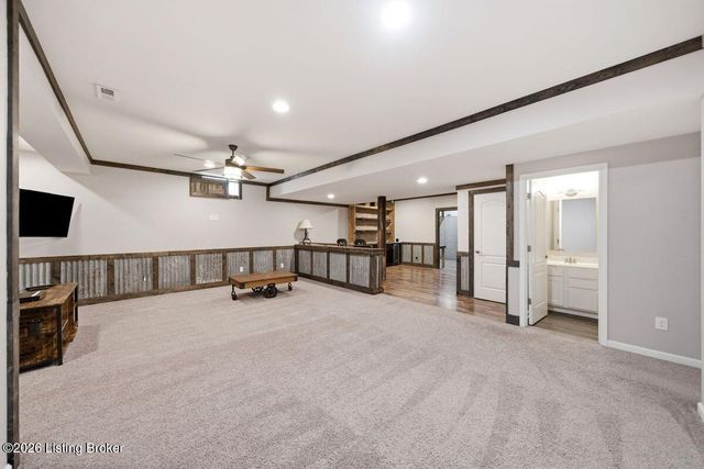 3811 Creekshire Dr, Louisville, KY 40245