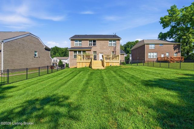 3811 Creekshire Dr, Louisville, KY 40245