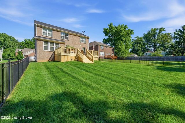 3811 Creekshire Dr, Louisville, KY 40245