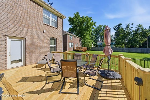 3811 Creekshire Dr, Louisville, KY 40245