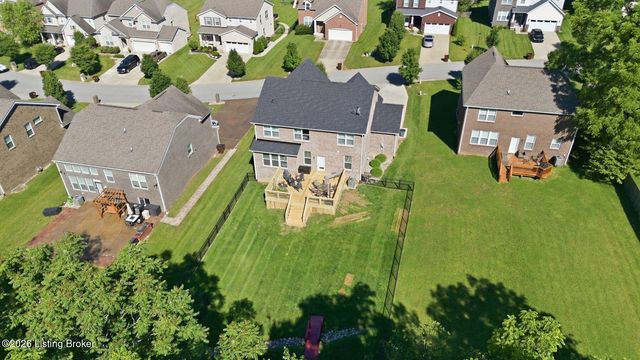 3811 Creekshire Dr, Louisville, KY 40245
