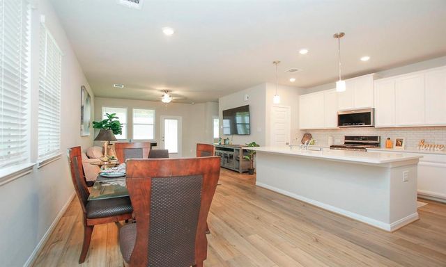 108 Clay Creek Lane, Conroe, TX 77316