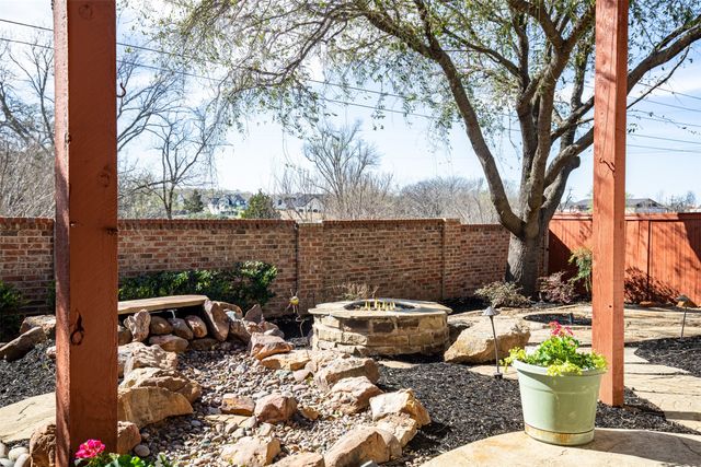 8931 Newton Street, Lantana, TX 76226