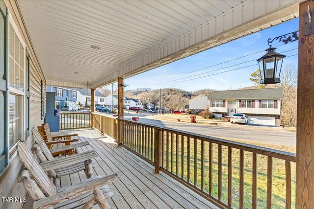 1069 Snowden Terrace, Johnson City, TN 37601