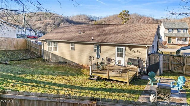1069 Snowden Terrace, Johnson City, TN 37601
