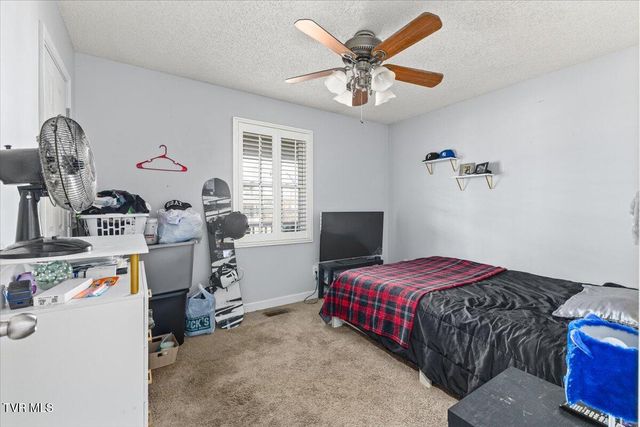 1069 Snowden Terrace, Johnson City, TN 37601