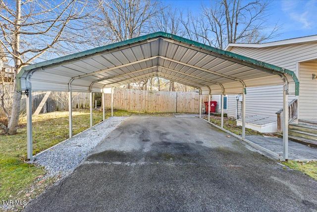 1069 Snowden Terrace, Johnson City, TN 37601