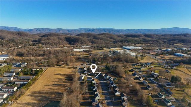 1069 Snowden Terrace, Johnson City, TN 37601