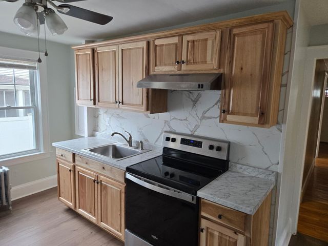 89 Centre Street, Concord, NH 03301