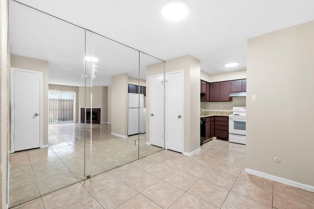 9350 Country Creek Drive 52, Houston, TX 77036