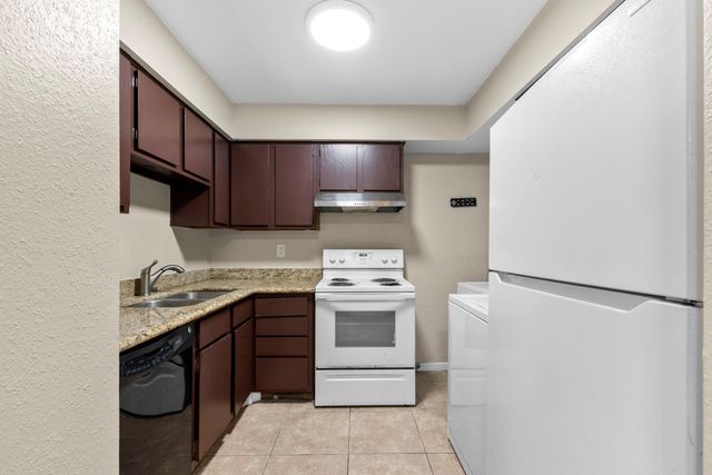 9350 Country Creek Drive 52, Houston, TX 77036