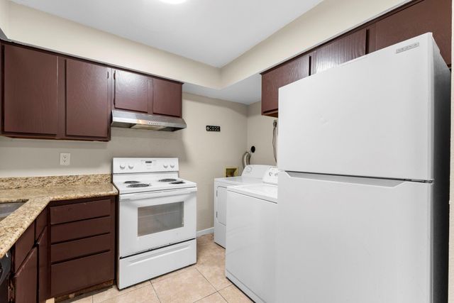 9350 Country Creek Drive 52, Houston, TX 77036